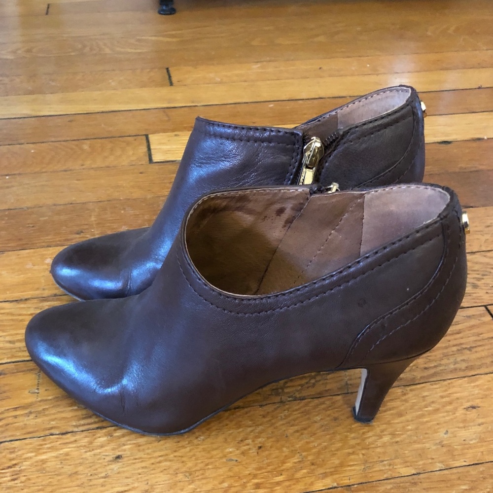 Vince Camuto Leather Ankle Booties Size 6.5